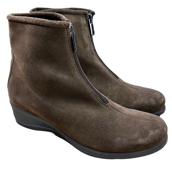 La Canadienne NWOB Shaine Waterproof Front Zip Wedge Bootie Size 9M Brown - Picture 2 of 10
